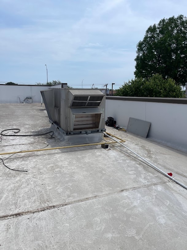 365 Heating and Air Conditioning roof commercial unit